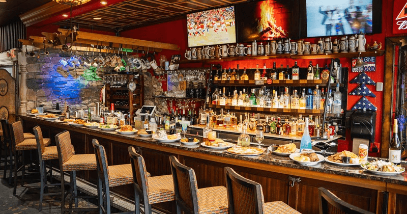 Maggio's Italiano — Pizza restaurant event space in Huntington, Alexandria, VA